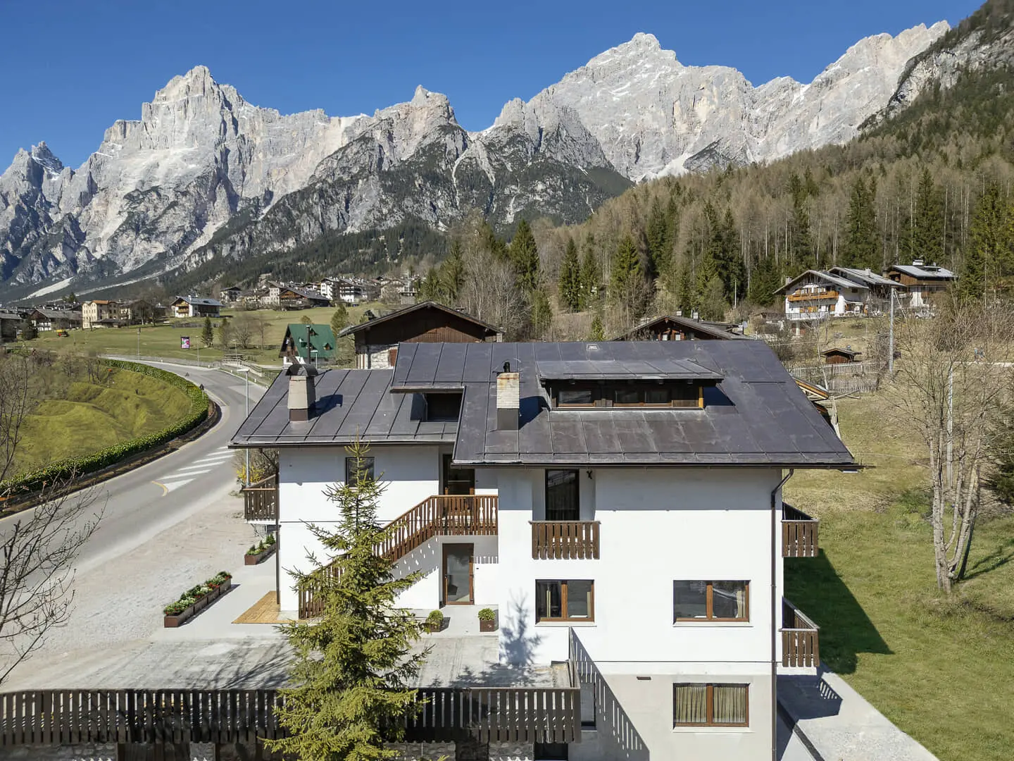 Splendida vista dell'Hotel Sorapis e Dolomiti.