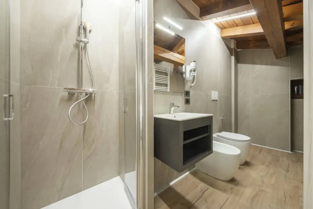 Bagno moderno e accogliente